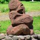 64- Un tiki moderne surveille le port 